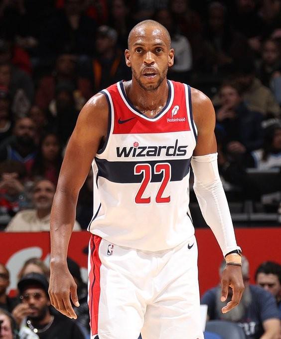 世界杯高清比赛直播平台-湖勇跃跃欲试?记者:34岁前雄鹿冠军前锋米德尔顿有望被奇才买断